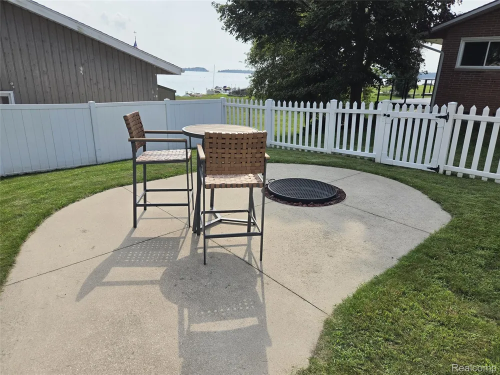 243 Ruddiman Drive North Muskegon City, MI 49445
