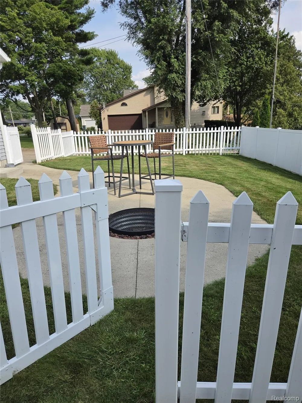 243 Ruddiman Drive North Muskegon City, MI 49445