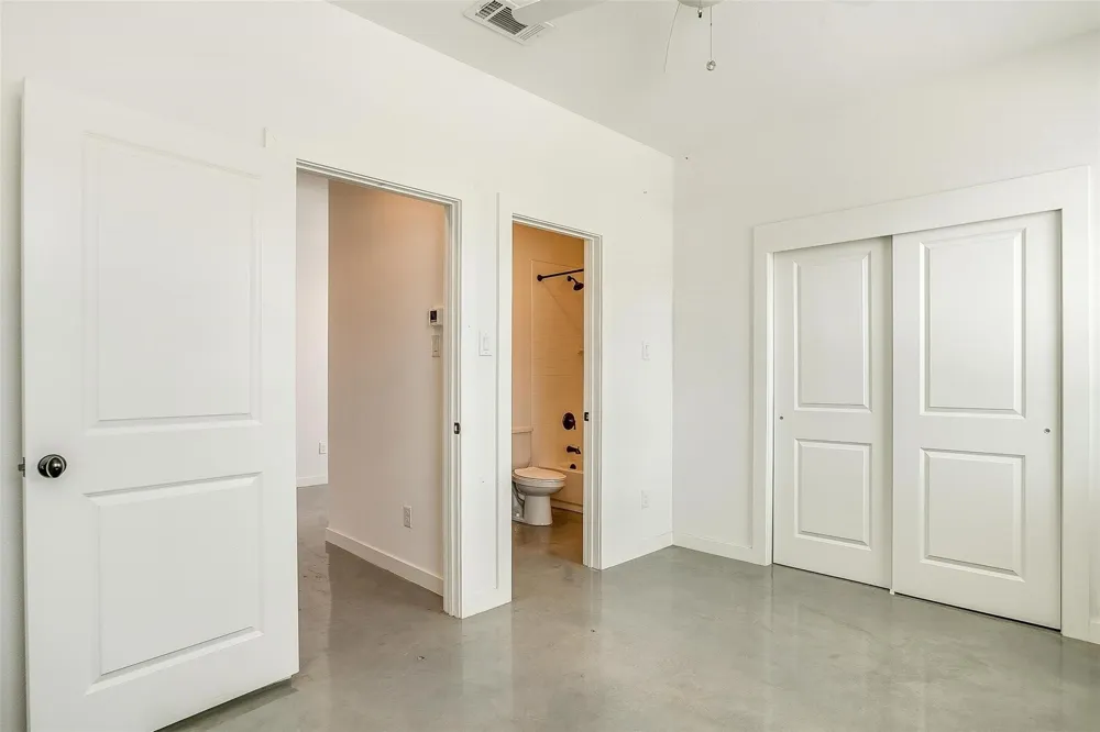 3513 S Hills Avenue Fort Worth, TX 76109