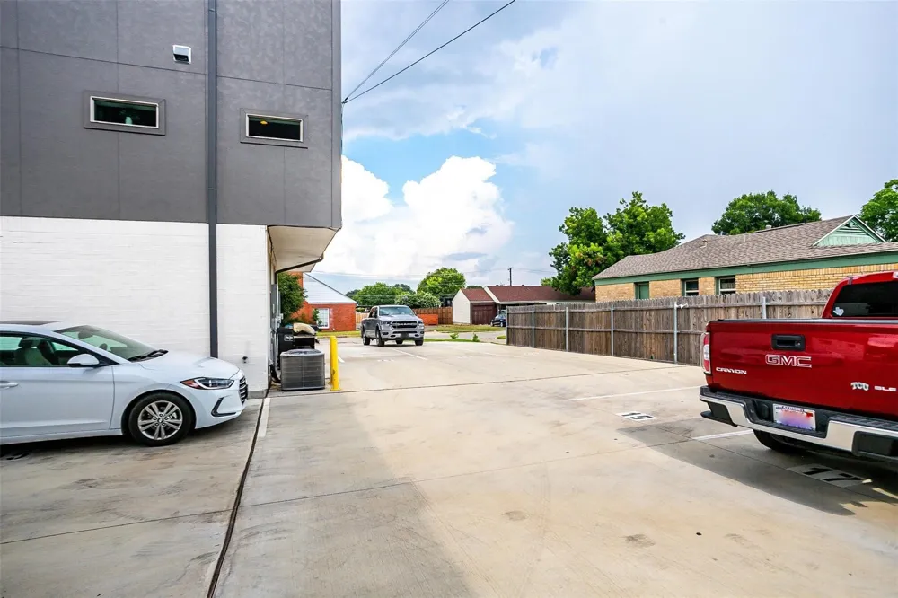 3513 S Hills Avenue Fort Worth, TX 76109