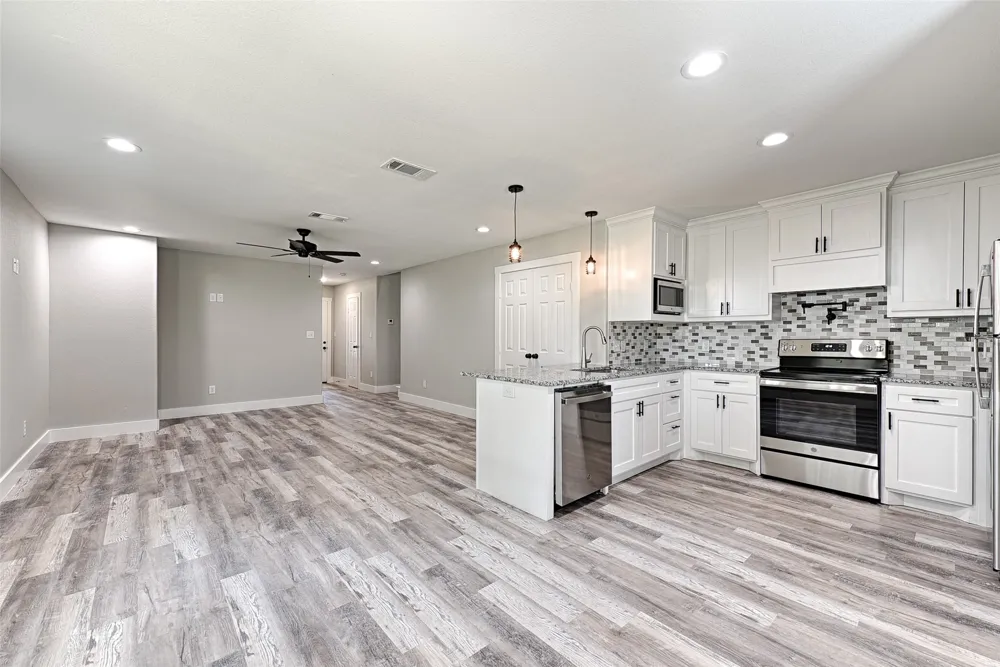 208 E Cherry Street Sherman, TX 75090