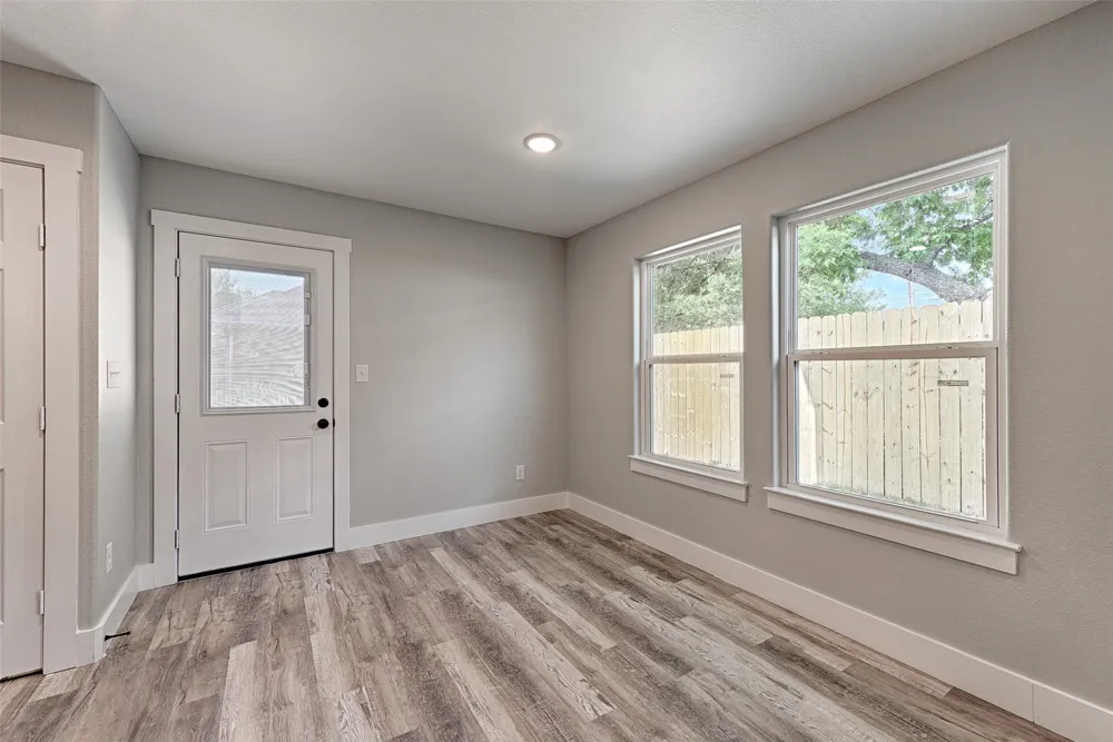 208 E Cherry Street Sherman, TX 75090