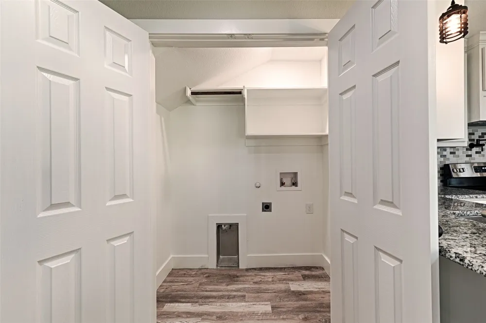 208 E Cherry Street Sherman, TX 75090