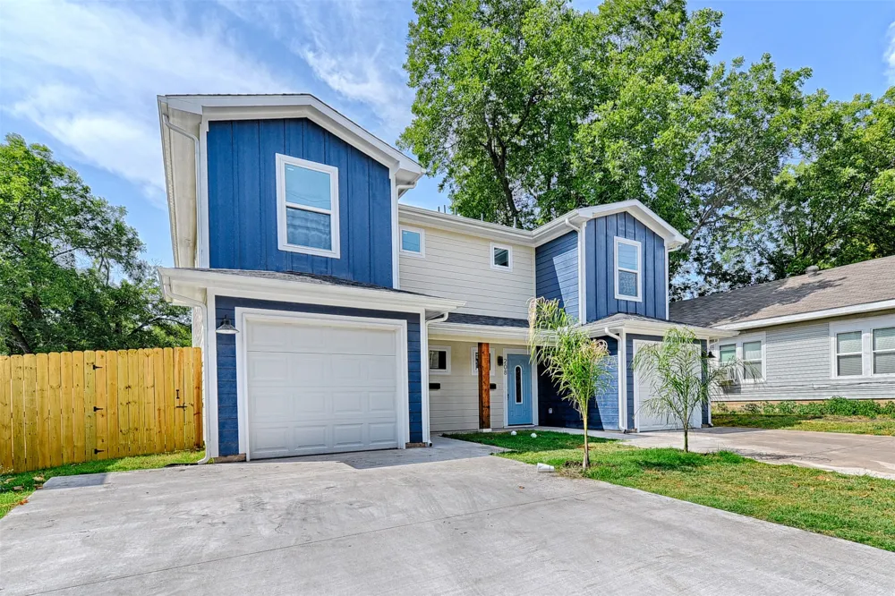 208 E Cherry Street Sherman, TX 75090