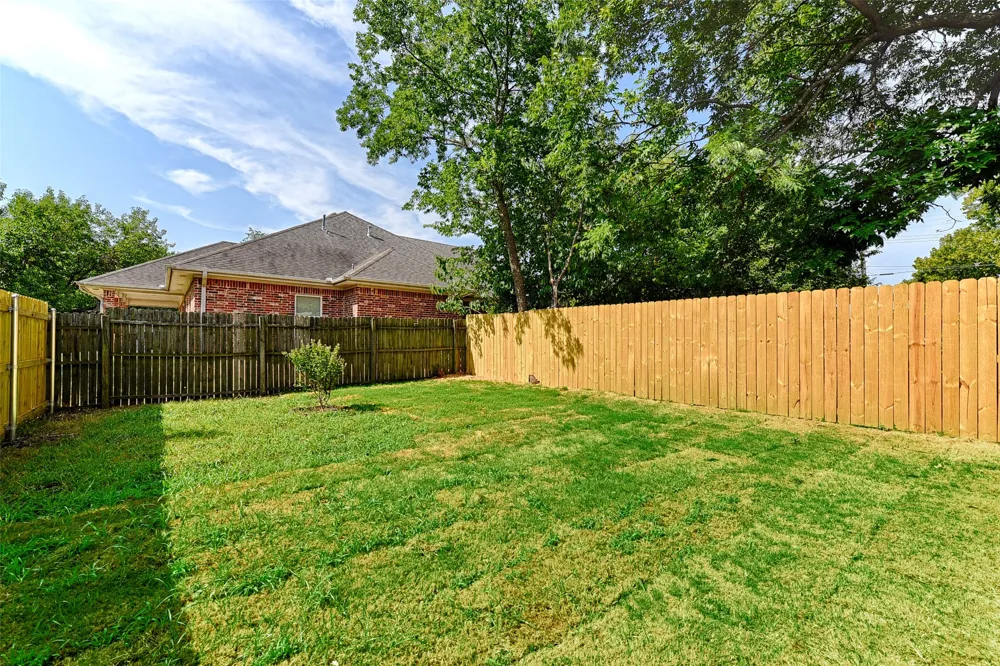 208 E Cherry Street Sherman, TX 75090