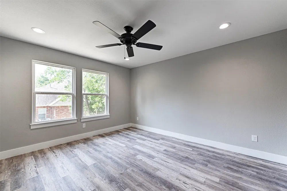 208 E Cherry Street Sherman, TX 75090
