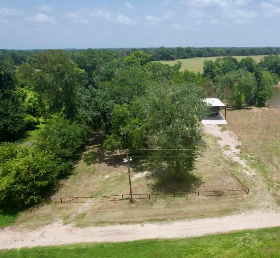 17653 River Road Midway, TX 75852