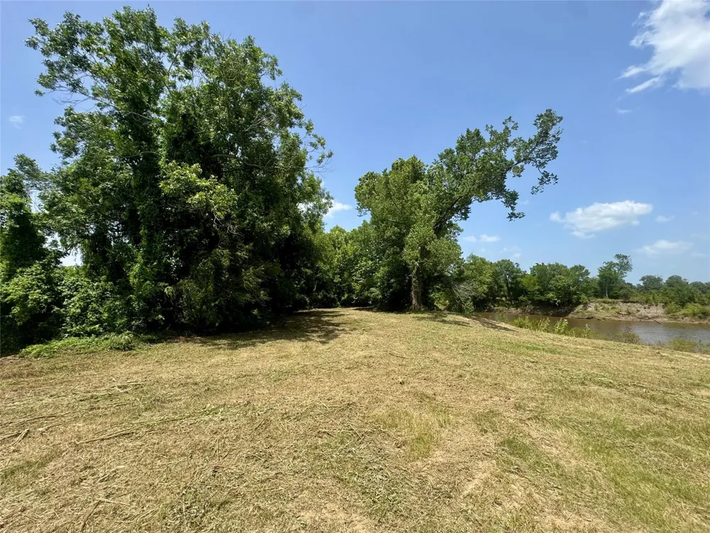 17653 River Road Midway, TX 75852