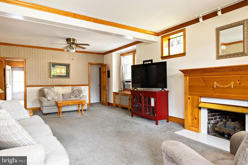 241 JAMES STREET Mount Ephraim, NJ 08059