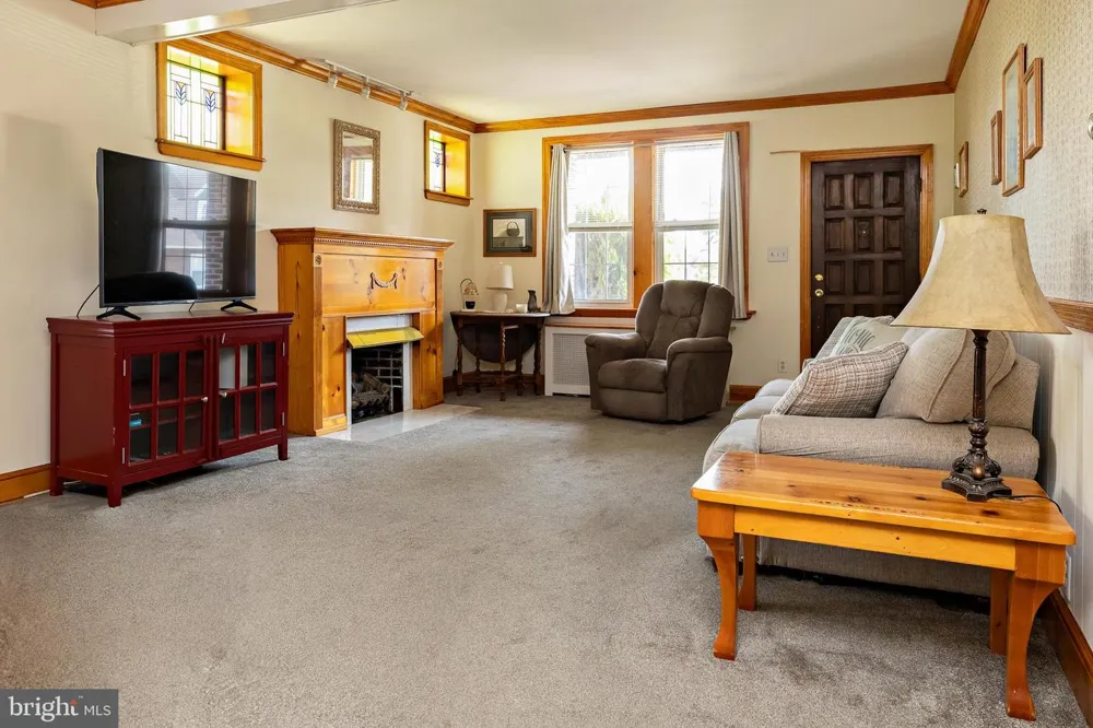 241 JAMES STREET Mount Ephraim, NJ 08059
