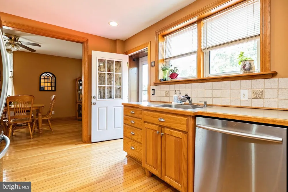 241 JAMES STREET Mount Ephraim, NJ 08059