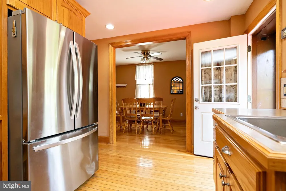 241 JAMES STREET Mount Ephraim, NJ 08059