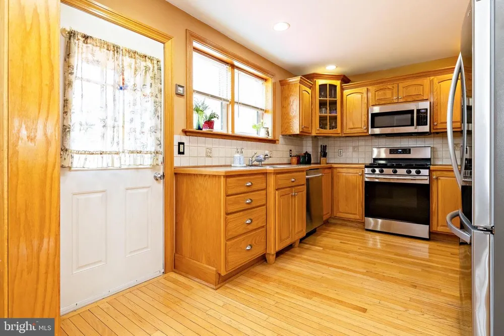 241 JAMES STREET Mount Ephraim, NJ 08059