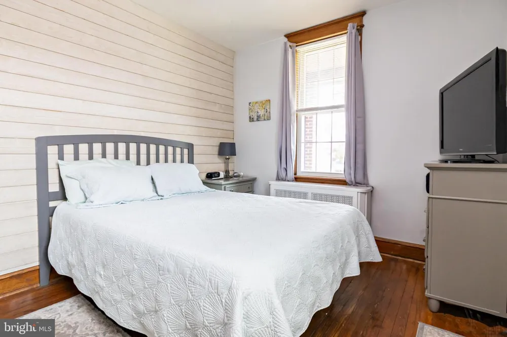 241 JAMES STREET Mount Ephraim, NJ 08059