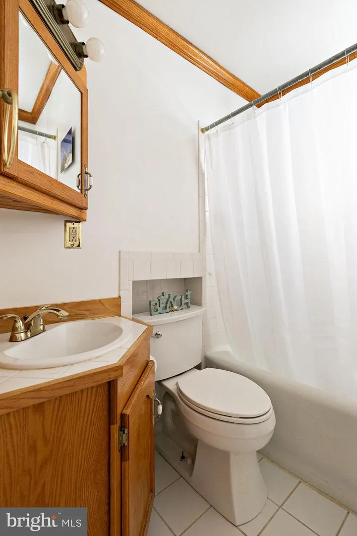 241 JAMES STREET Mount Ephraim, NJ 08059