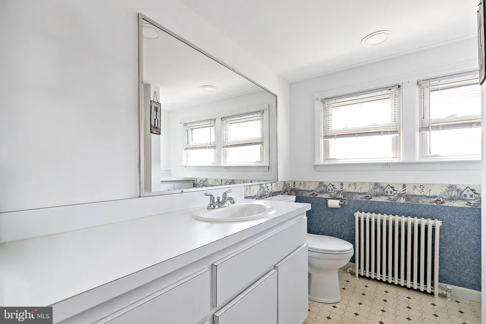 241 JAMES STREET Mount Ephraim, NJ 08059