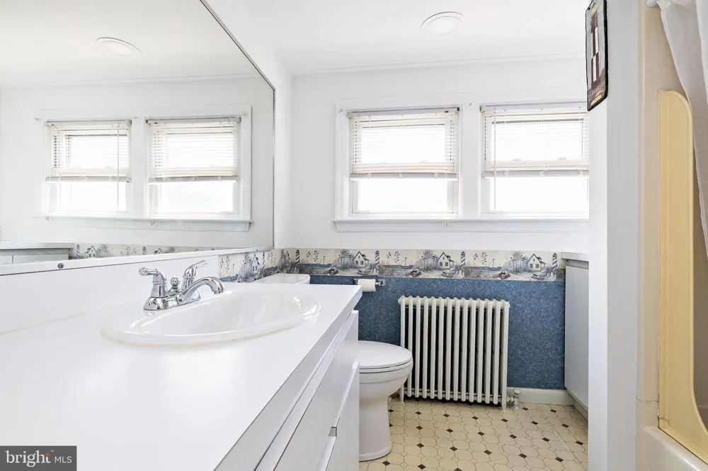 241 JAMES STREET Mount Ephraim, NJ 08059