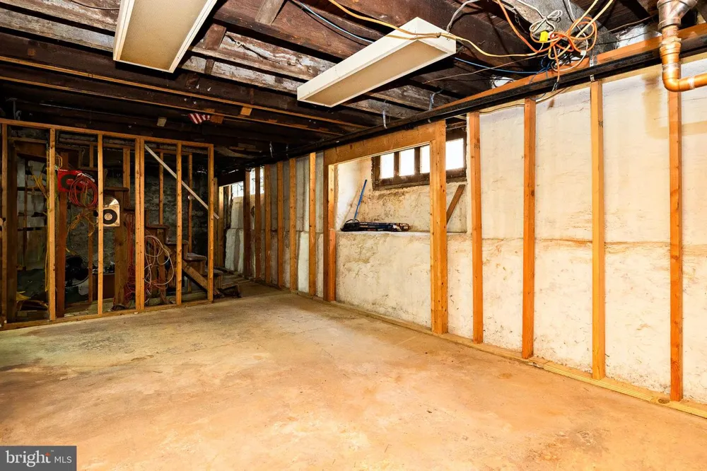241 JAMES STREET Mount Ephraim, NJ 08059