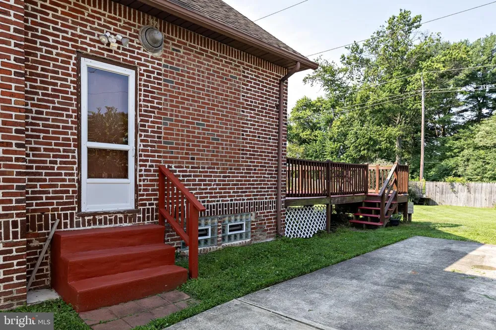 241 JAMES STREET Mount Ephraim, NJ 08059