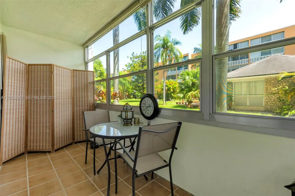 233 NE 14th Ave #108 Hallandale Beach, FL 33009