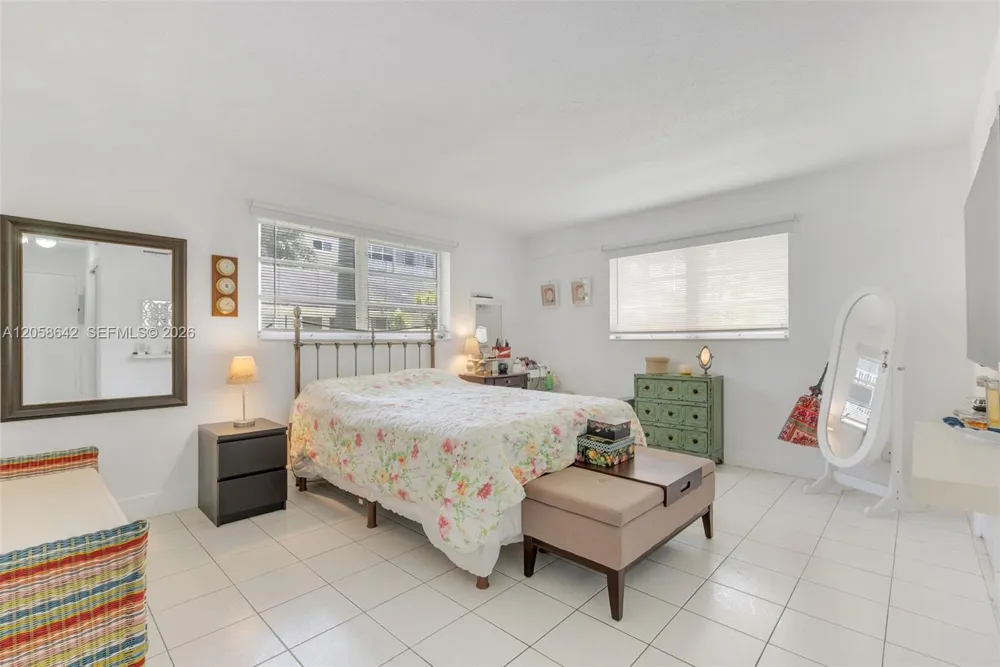 233 NE 14th Ave #108 Hallandale Beach, FL 33009