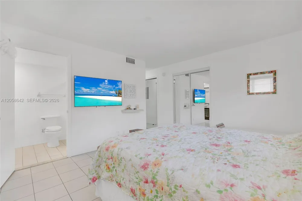 233 NE 14th Ave #108 Hallandale Beach, FL 33009