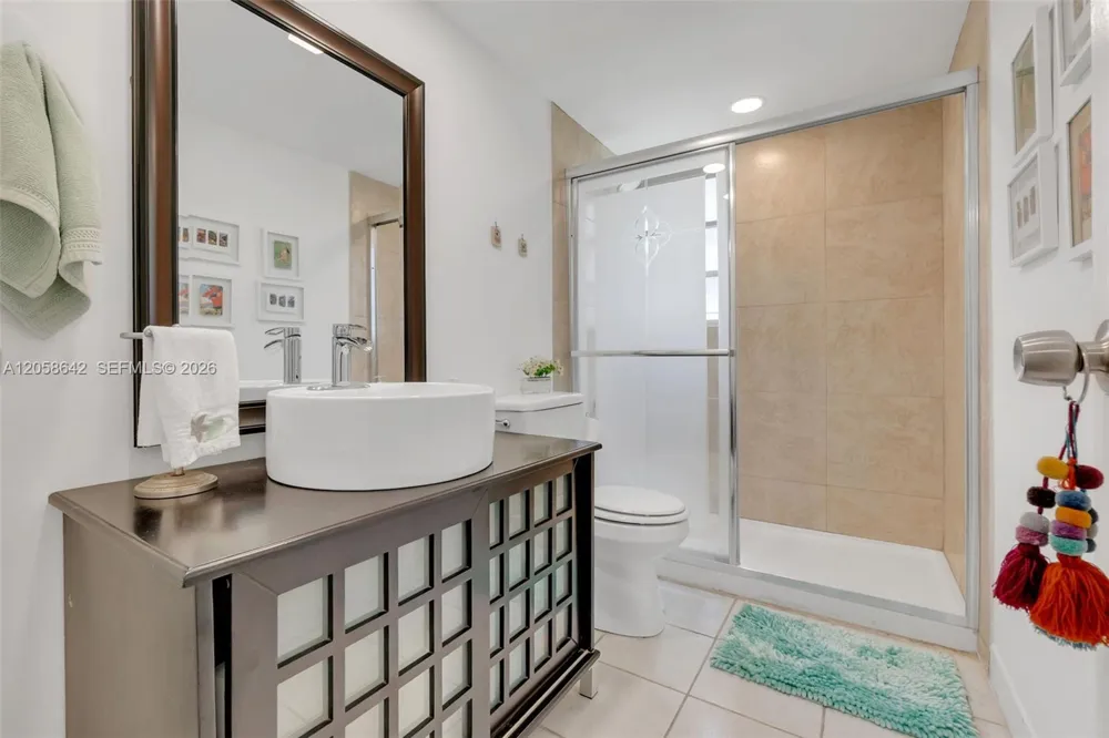 233 NE 14th Ave #108 Hallandale Beach, FL 33009