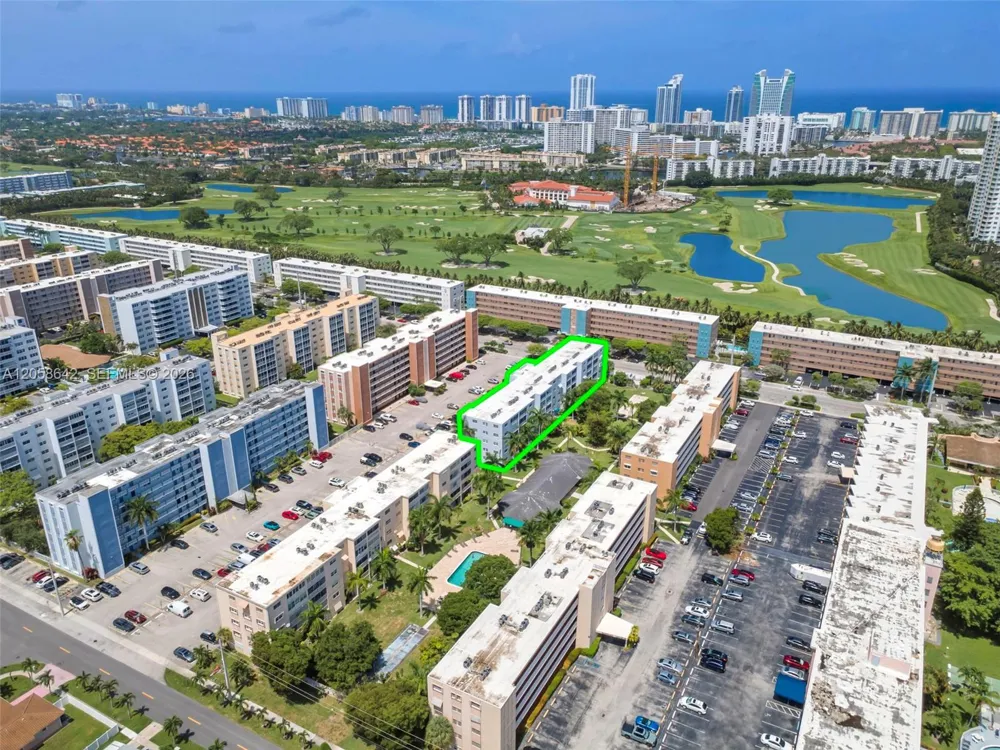 233 NE 14th Ave #108 Hallandale Beach, FL 33009