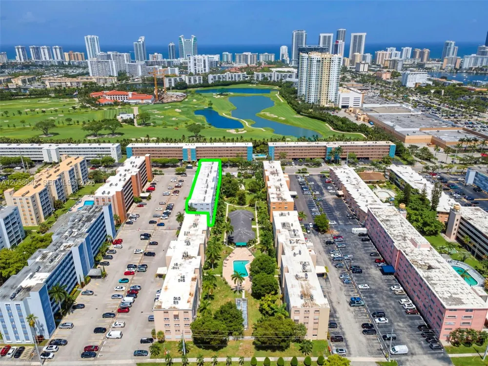 233 NE 14th Ave #108 Hallandale Beach, FL 33009