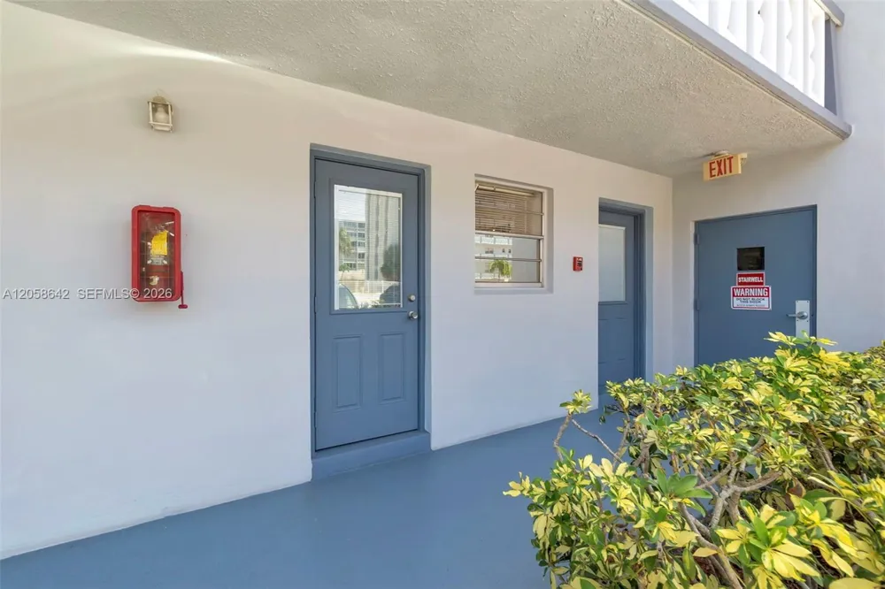 233 NE 14th Ave #108 Hallandale Beach, FL 33009