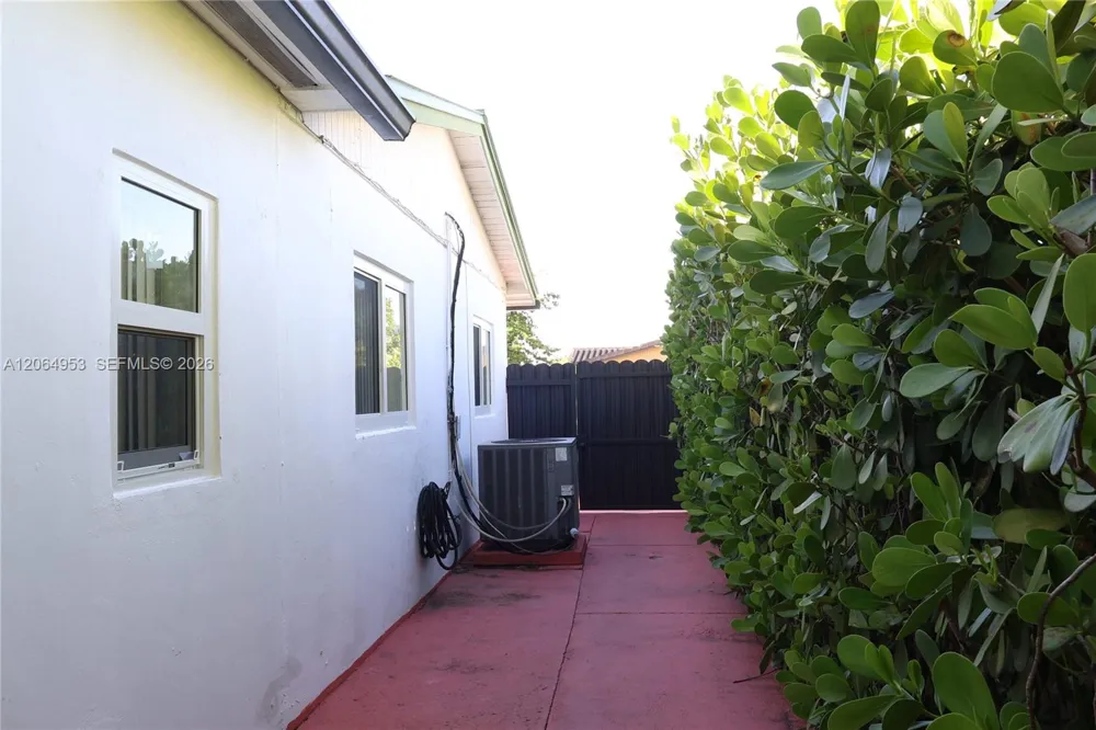 4330 NW 203rd Ter Miami Gardens, FL 33055