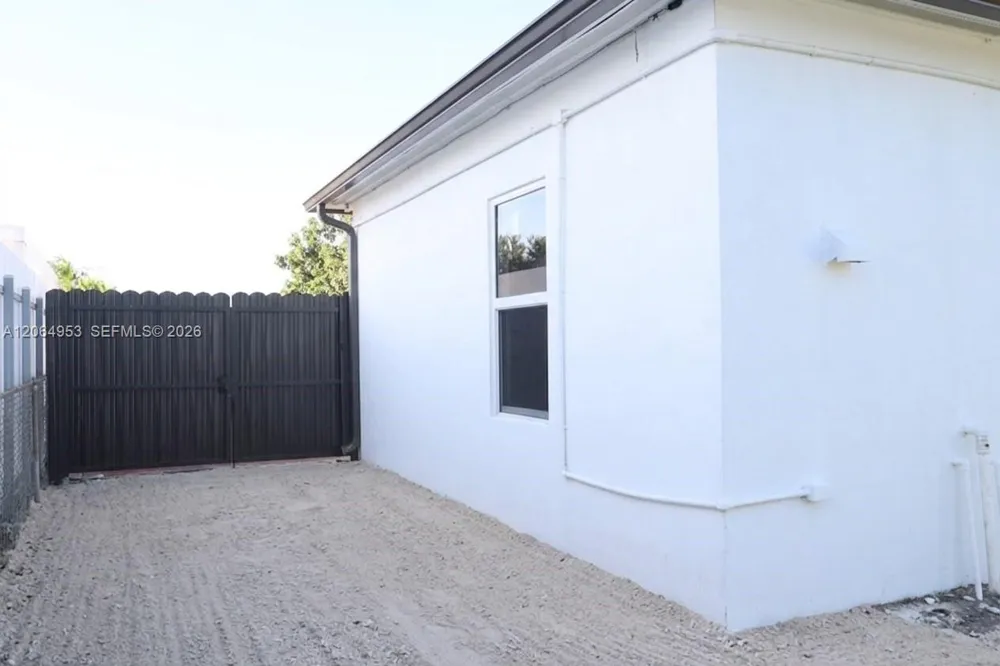 4330 NW 203rd Ter Miami Gardens, FL 33055