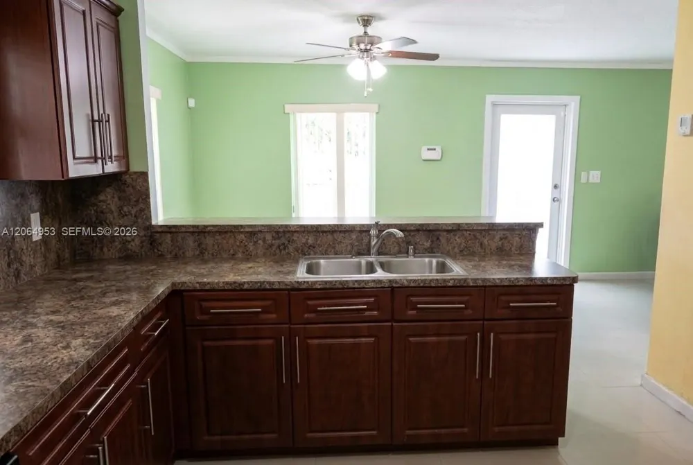 4330 NW 203rd Ter Miami Gardens, FL 33055