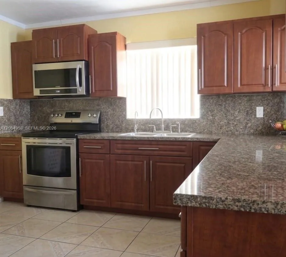 4330 NW 203rd Ter Miami Gardens, FL 33055
