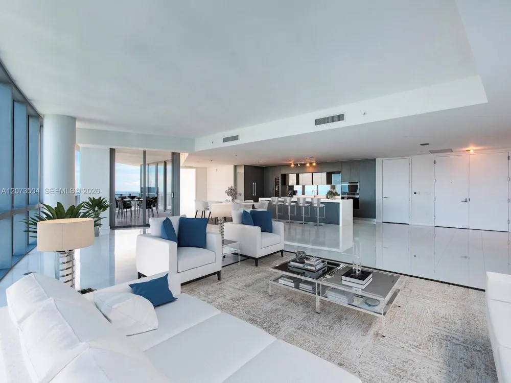 851 NE 1st Ave #PH5011 Miami, FL 33132