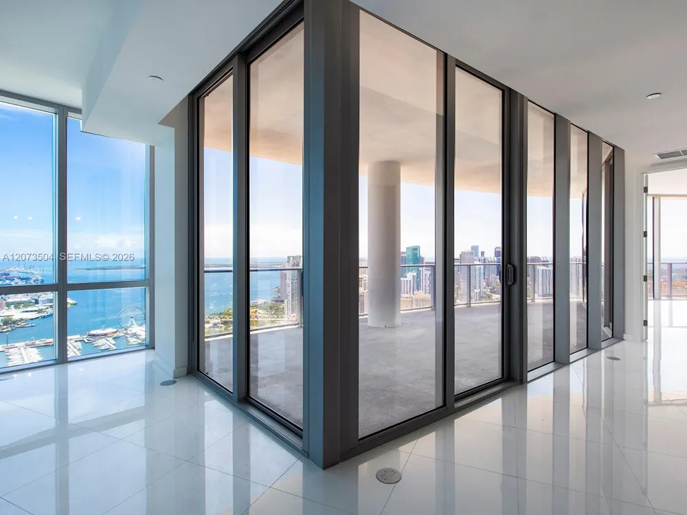 851 NE 1st Ave #PH5011 Miami, FL 33132