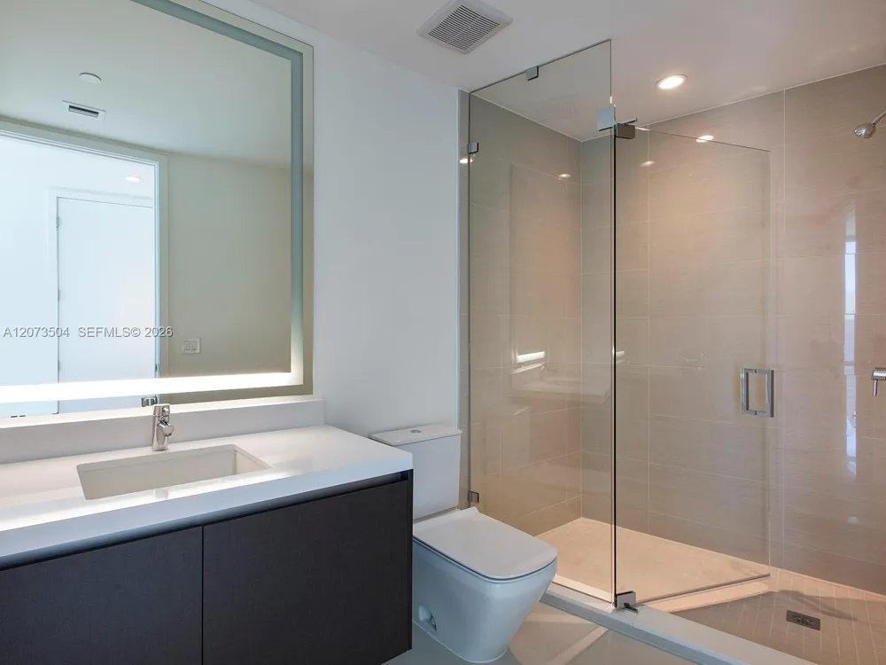 851 NE 1st Ave #PH5011 Miami, FL 33132