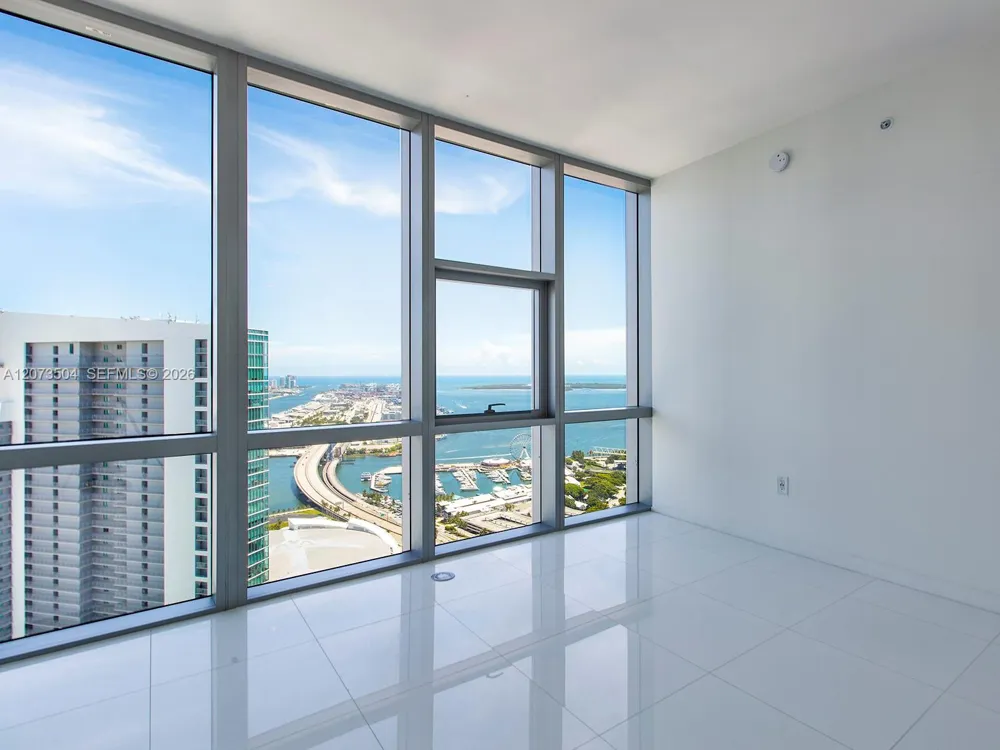 851 NE 1st Ave #PH5011 Miami, FL 33132