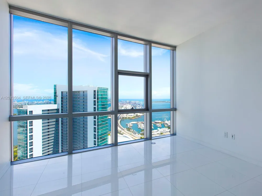 851 NE 1st Ave #PH5011 Miami, FL 33132