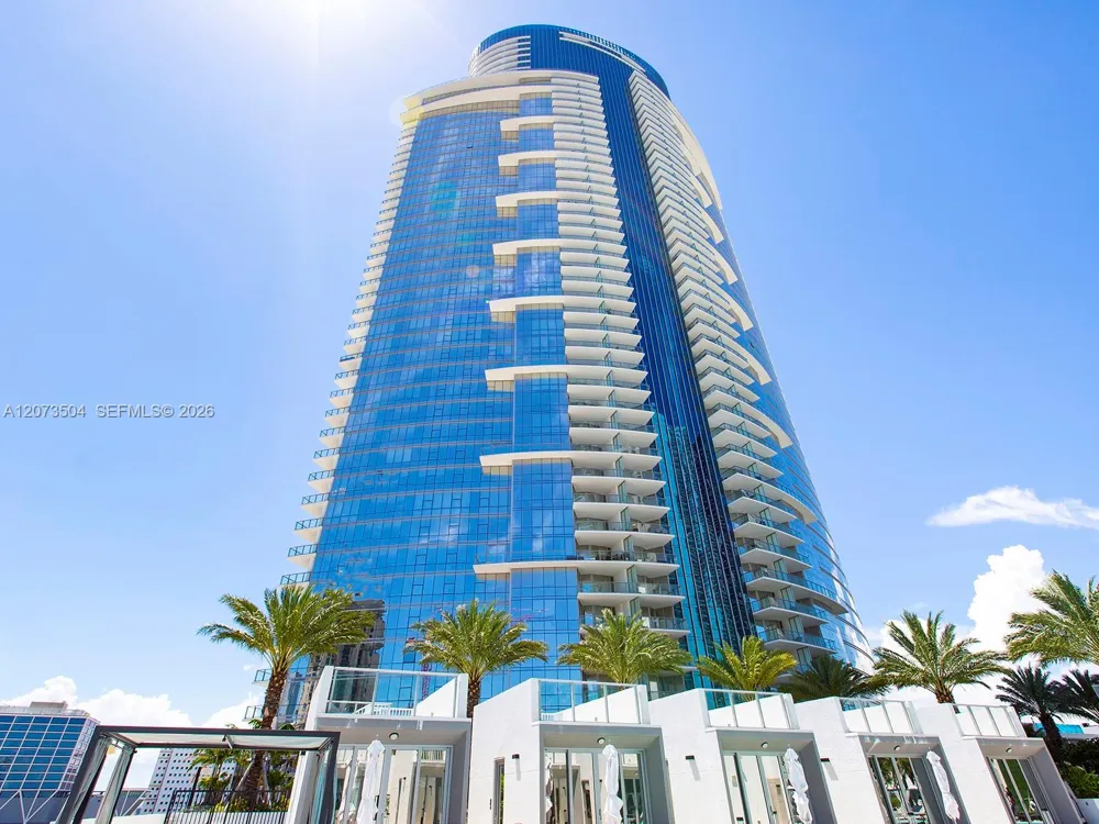 851 NE 1st Ave #PH5011 Miami, FL 33132
