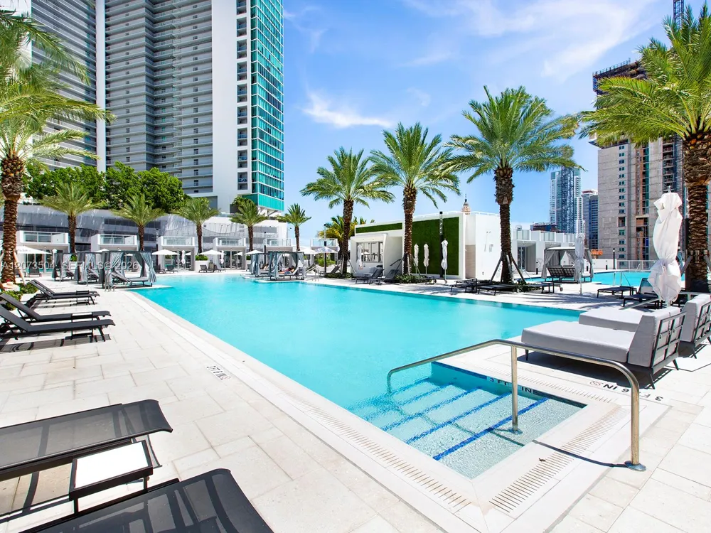 851 NE 1st Ave #PH5011 Miami, FL 33132