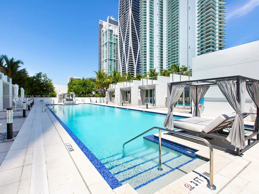 851 NE 1st Ave #PH5011 Miami, FL 33132