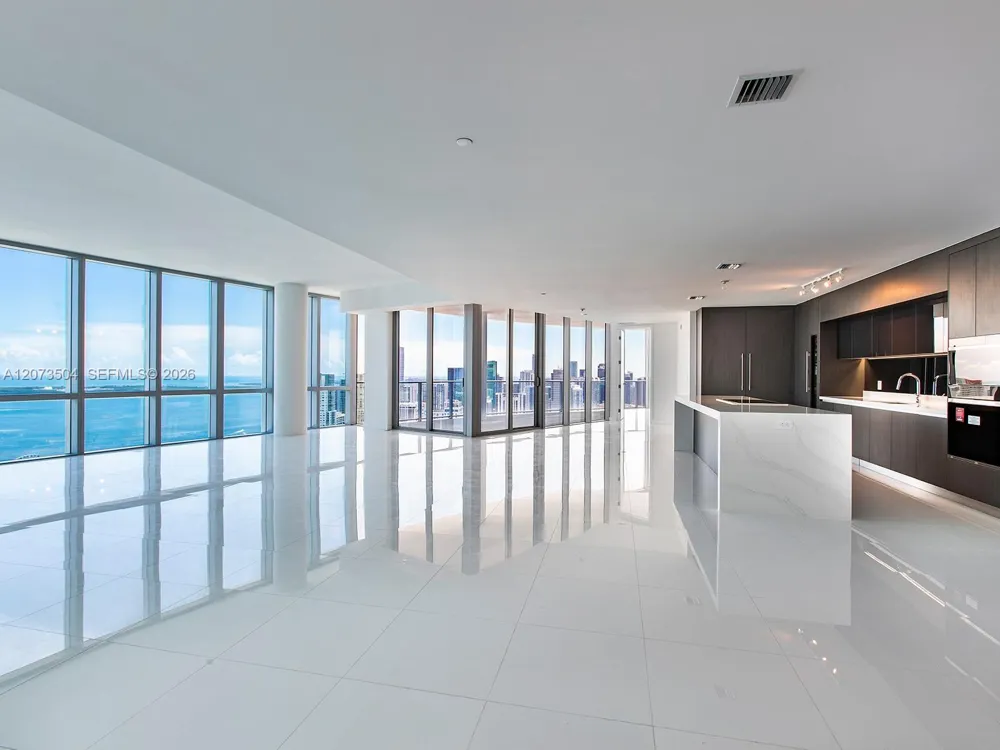 851 NE 1st Ave #PH5011 Miami, FL 33132