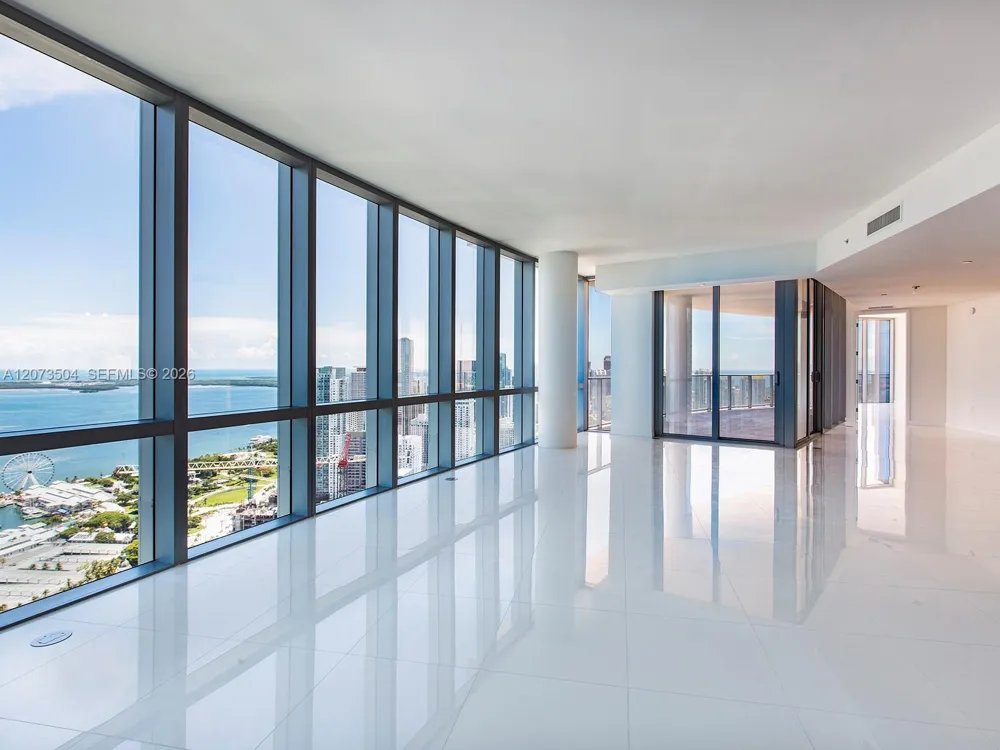851 NE 1st Ave #PH5011 Miami, FL 33132