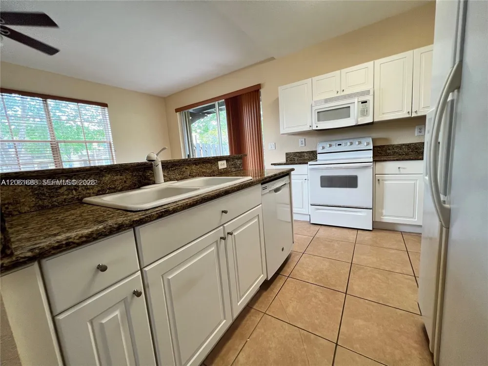 9249 SW 227th St #2-22 Cutler Bay, FL 33190