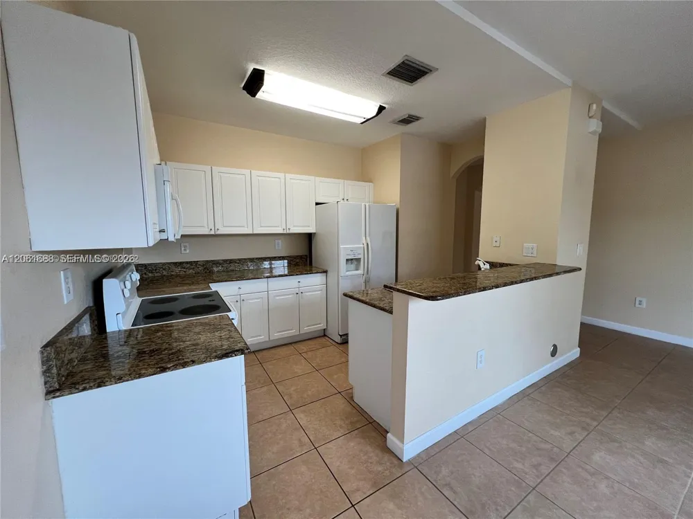 9249 SW 227th St #2-22 Cutler Bay, FL 33190