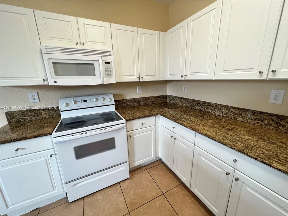 9249 SW 227th St #2-22 Cutler Bay, FL 33190