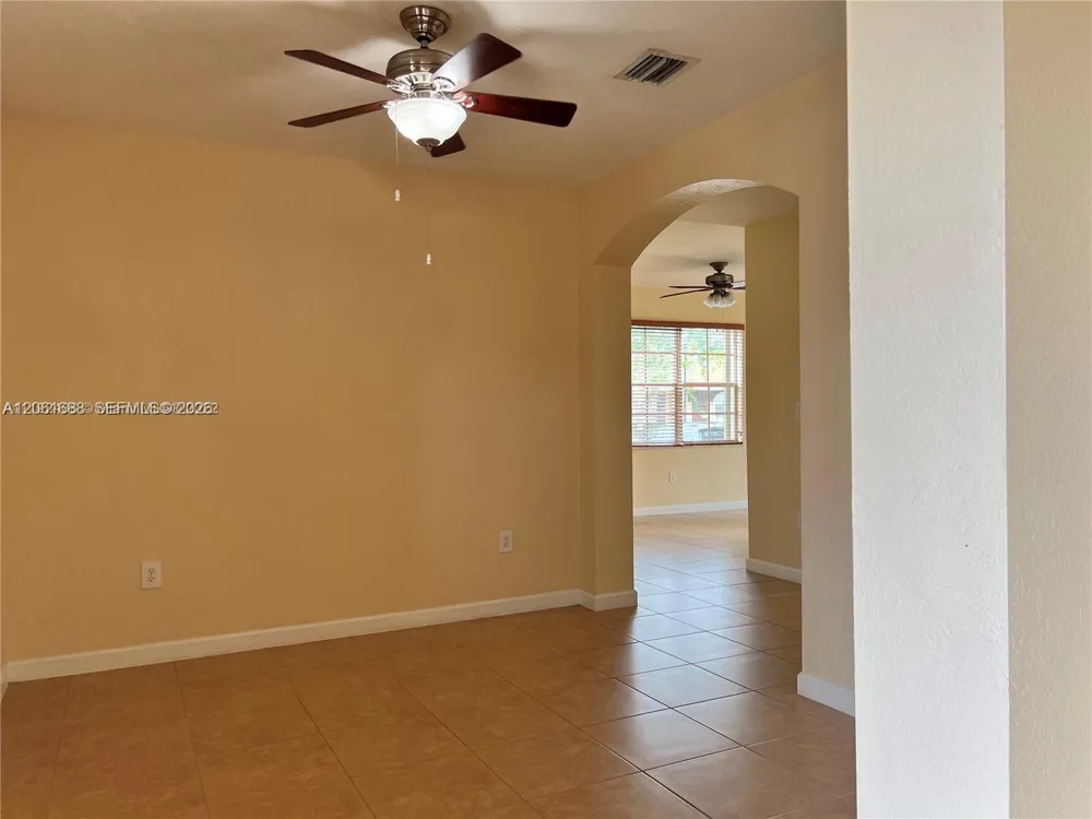 9249 SW 227th St #2-22 Cutler Bay, FL 33190