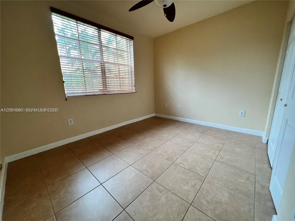 9249 SW 227th St #2-22 Cutler Bay, FL 33190