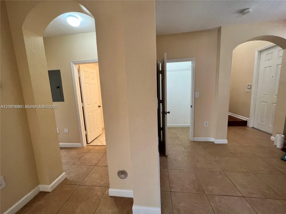 9249 SW 227th St #2-22 Cutler Bay, FL 33190